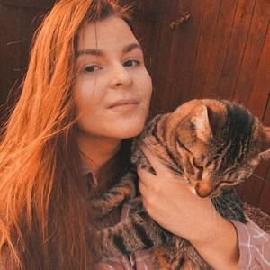 Meet your Posher, Cristina